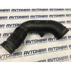 Патрубок воздушного фильтра Opel Zafira B 1.6 16V 2005-2011 55559325